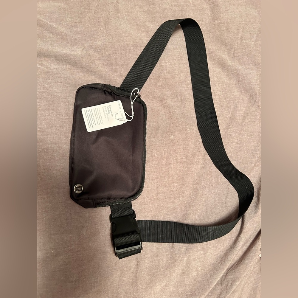 NWT Lulu belt bag